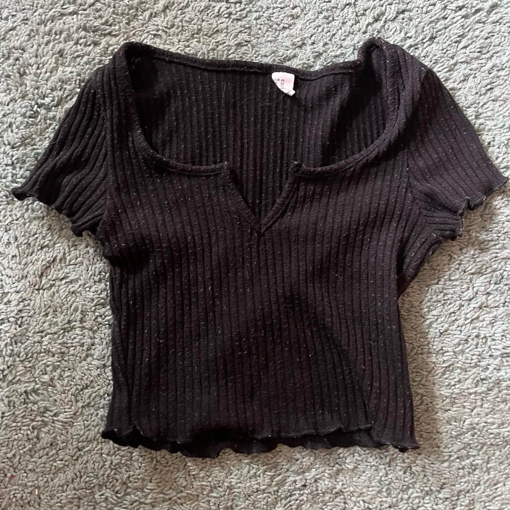 SHEIN Black Ribbed Crop Top